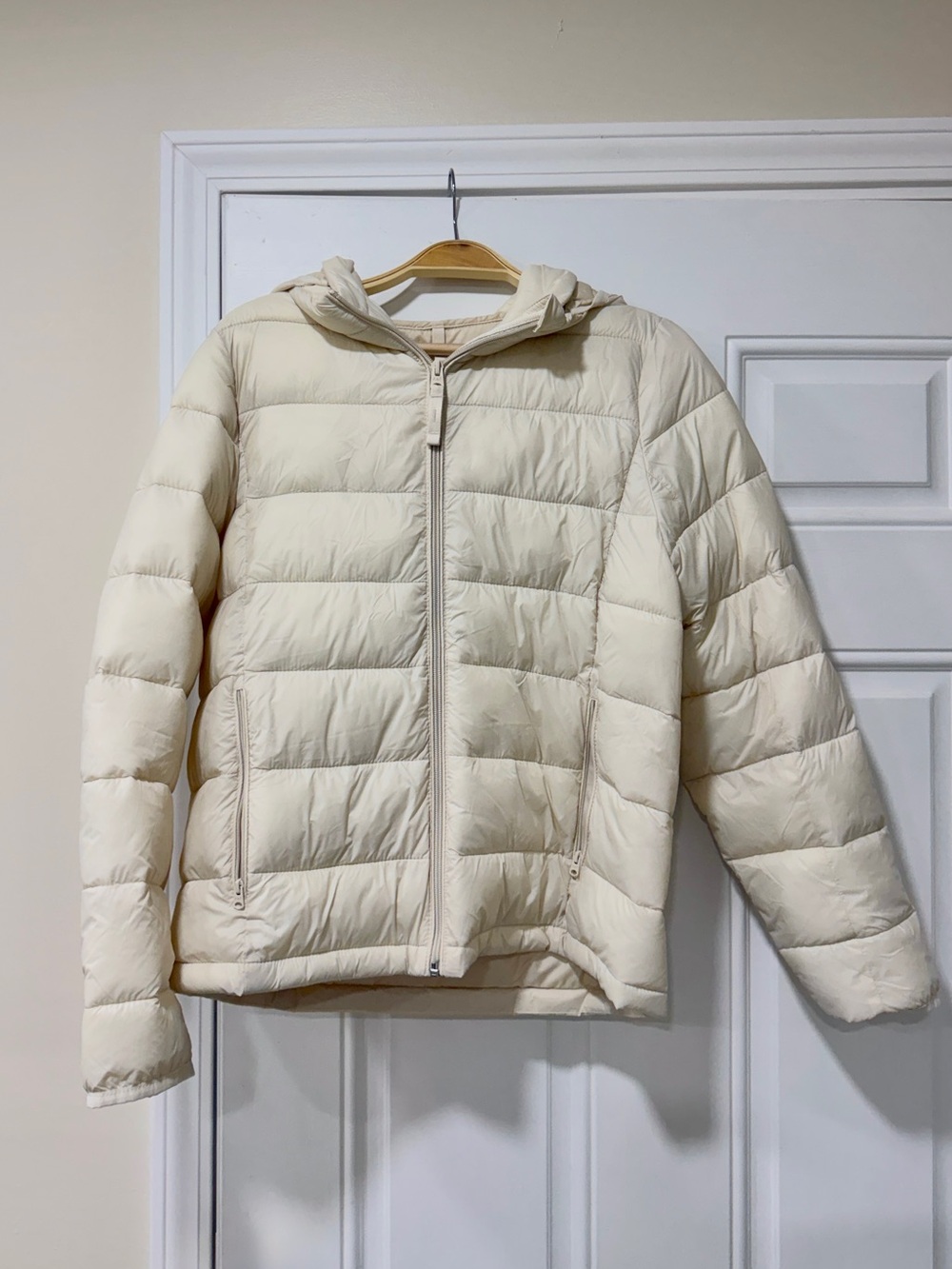 Abercrombie & Fitch Cream Lightweight Packable Puffer Jacket